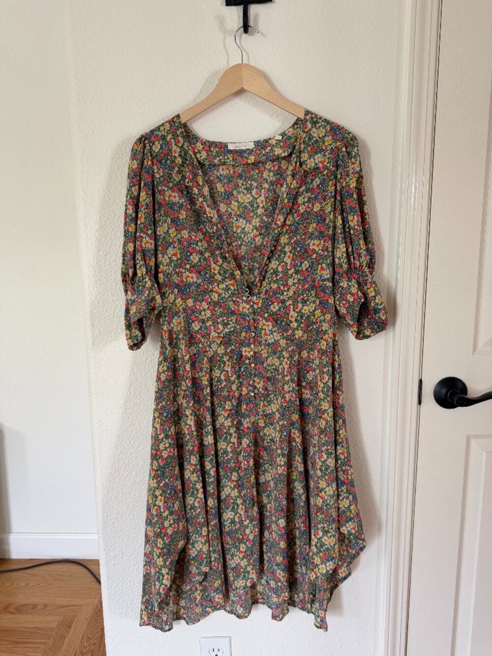 Doen Laurel Dress in Green Valley Floral Size Large ***ALTERED TO KNEE LENGTH*** - Picture 3 of 6
